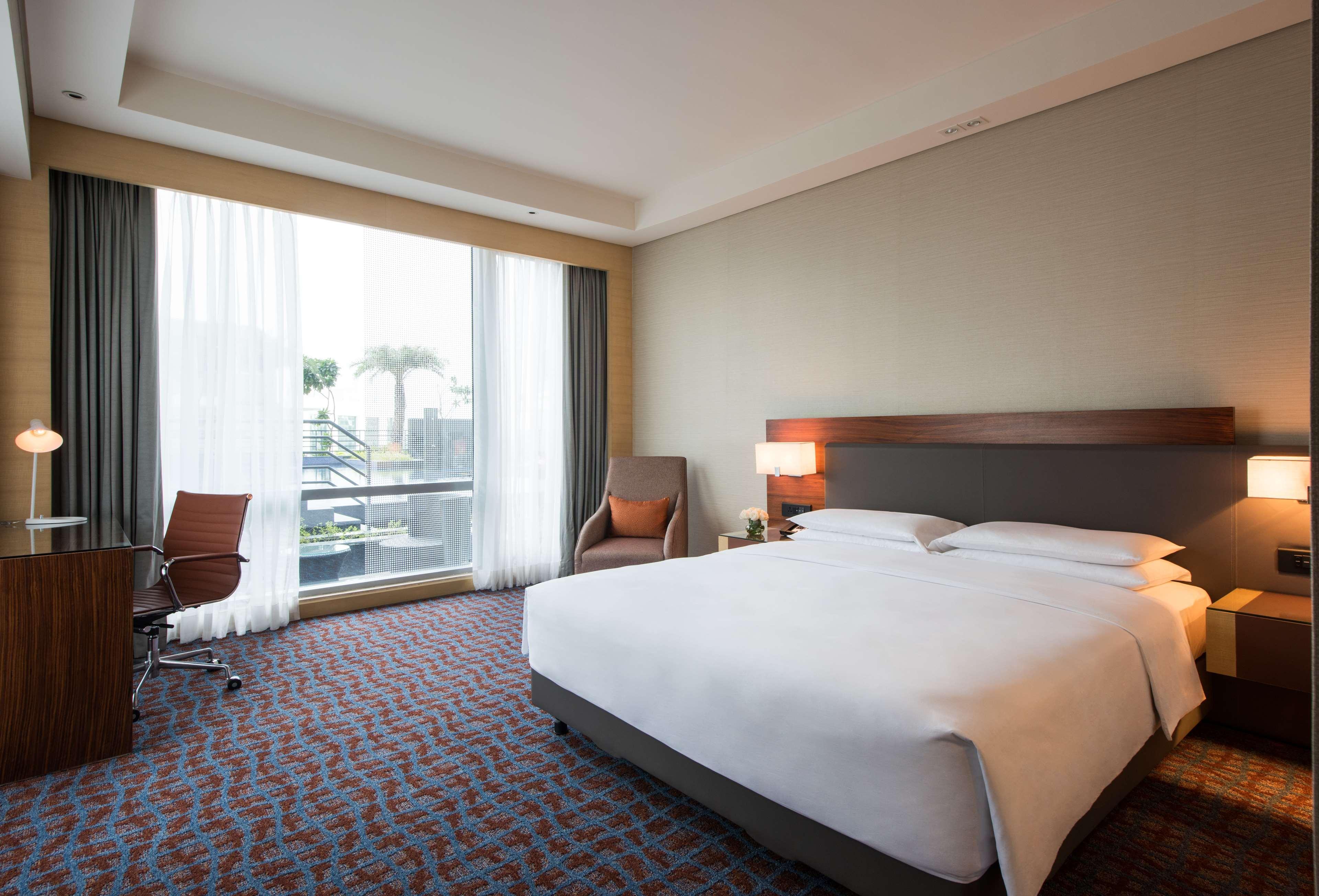 Hyatt Regency Lucknow Gomti Nagar Hotel Exterior foto Deluxe Room
